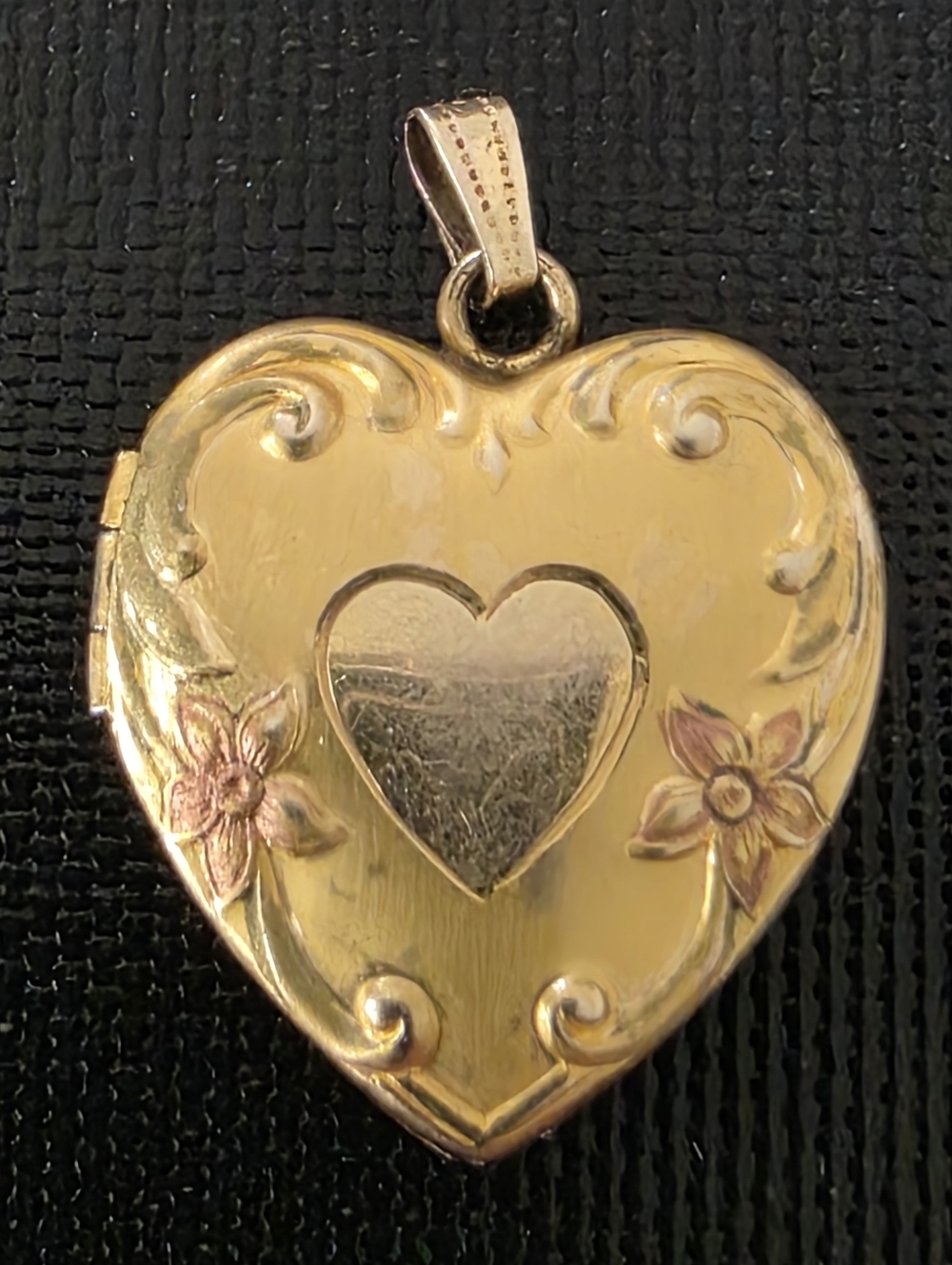 VTG 12k Gold Filled Heart Photo Locket Pendant Puffy Pink Repousse Flowers